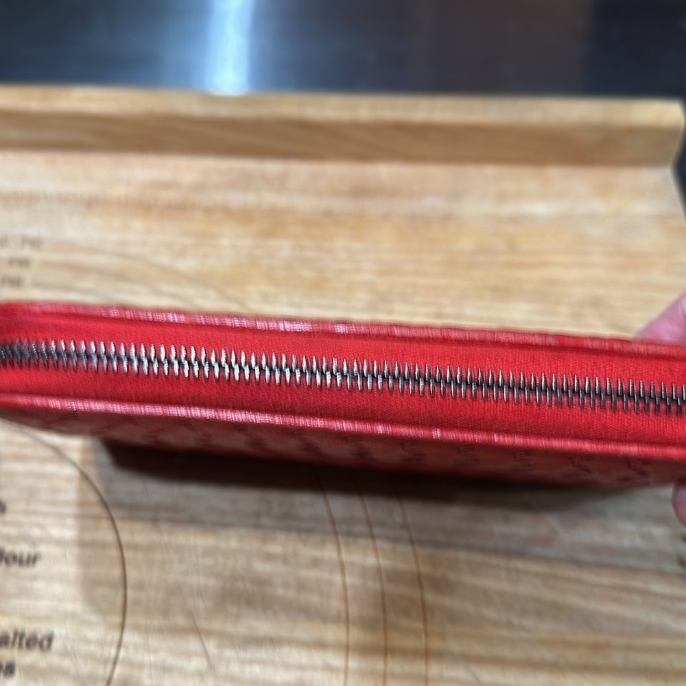 Bottega Veneta red wallet. - Picture 7 of 14